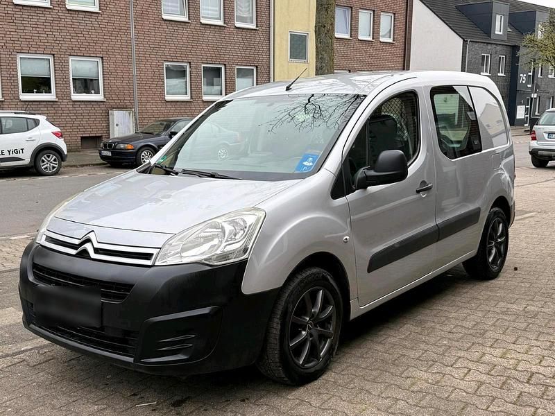 Gebraucht Citroën Berlingo 100 PS (73 kW) 2017 Silber Van / Kleinbus