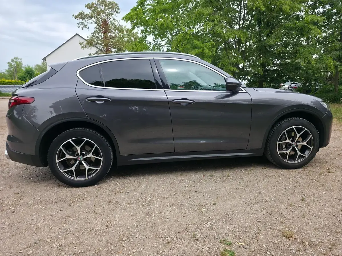 Gebraucht Alfa Romeo Stelvio 200 PS (147 kW) 2018 Grau SUV