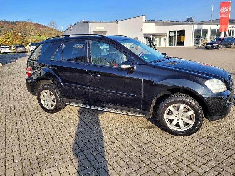 Gebraucht Mercedes ML280 190 PS (139 kW) 2008 Schwarz SUV