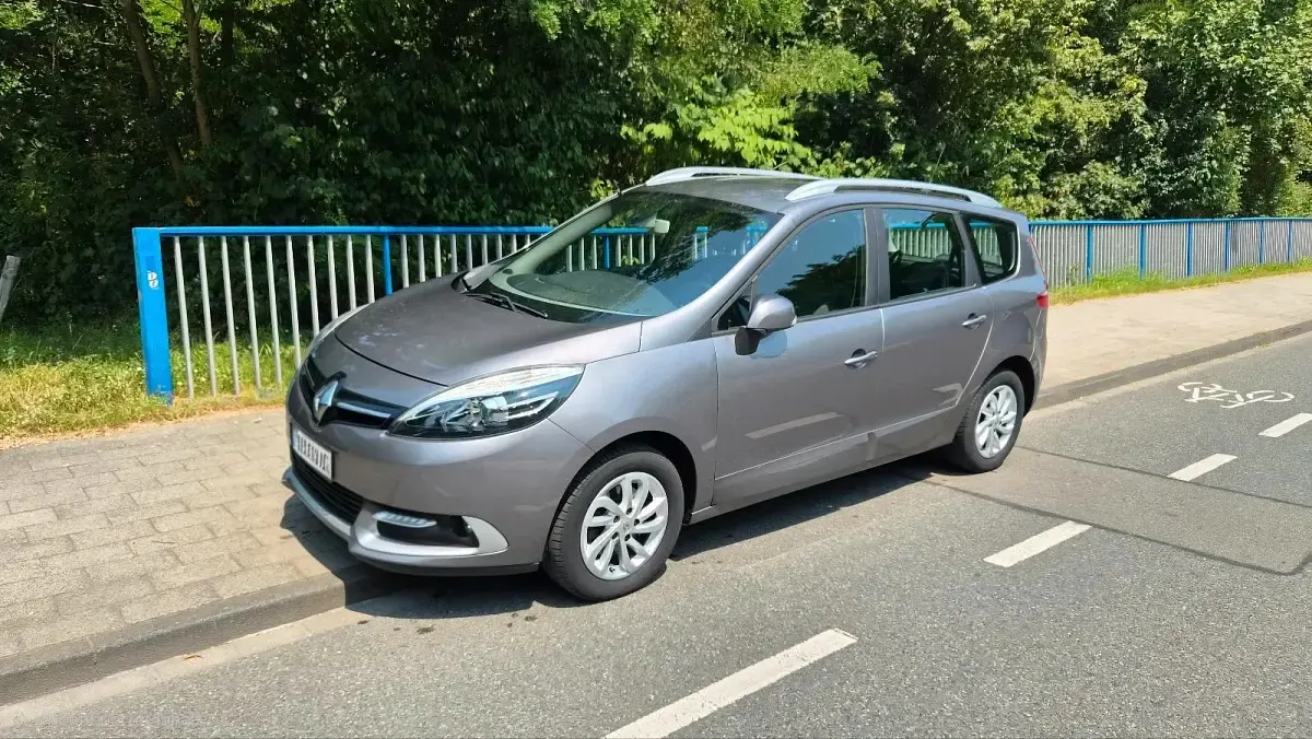 Gebraucht Renault Grand Scénic Initiale Paris 131 PS (96 kW) 2014 Grau Van / Kleinbus