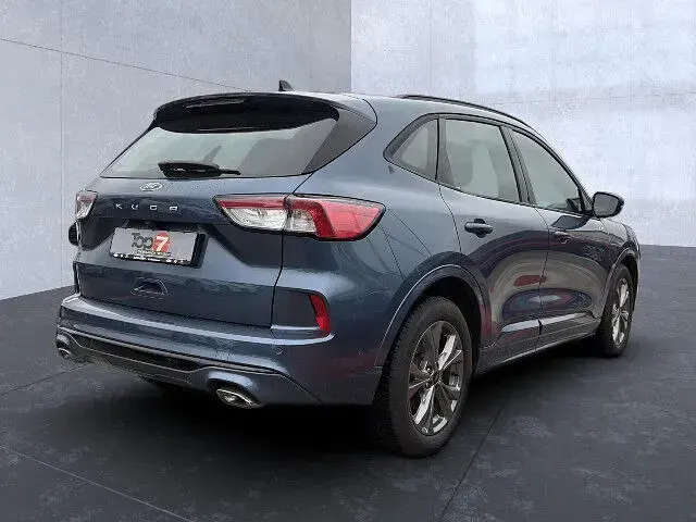 Gebraucht Ford Kuga ST-Line 120 PS (88 kW) 2023 Chromablau (metallic) SUV