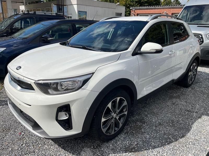 Weiß Gebraucht 2018 Kia Stonic Platinum Edition SUV | 7.950 € (Guter Preis) - Bild 1/4