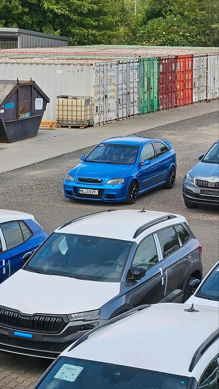 Blau Gebraucht 2003 Opel Astra OPC Limousine | 7.800 € - Bild 1/4