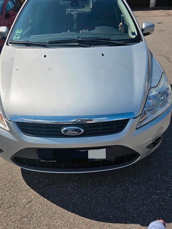 Gebraucht Ford Focus 105 PS (77 kW) 2010 Silber Kombi