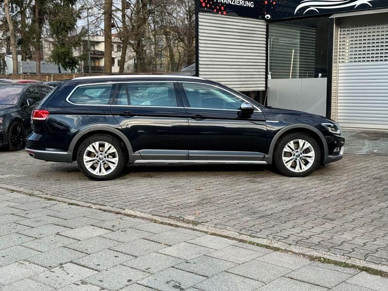 Gebraucht VW Passat Alltrack 239 PS (175 kW) 2019 Schwarz Kombi