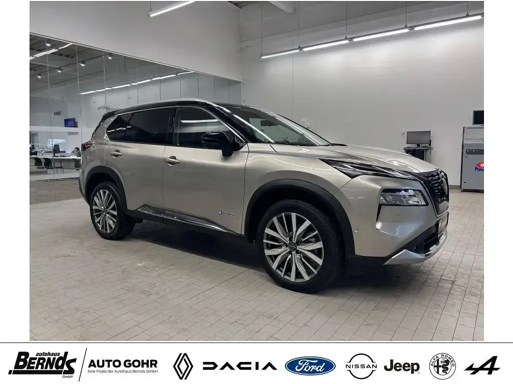 Neu Nissan X-Trail Tekna+ 158 PS (116 kW) 2025 Champagne silver metallic/kont SUV