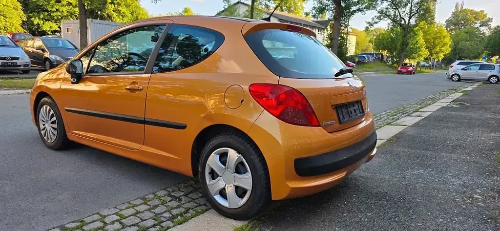 Gebraucht Peugeot 207 Tendance 95 PS (69 kW) 2008 Orange Limousine