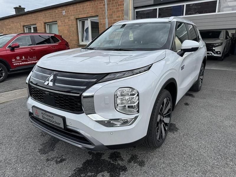Weiß Neu 2025 Mitsubishi Outlander P-HEV Edition Limousine | 51.899 € (Fairer Preis) - Bild 1/4