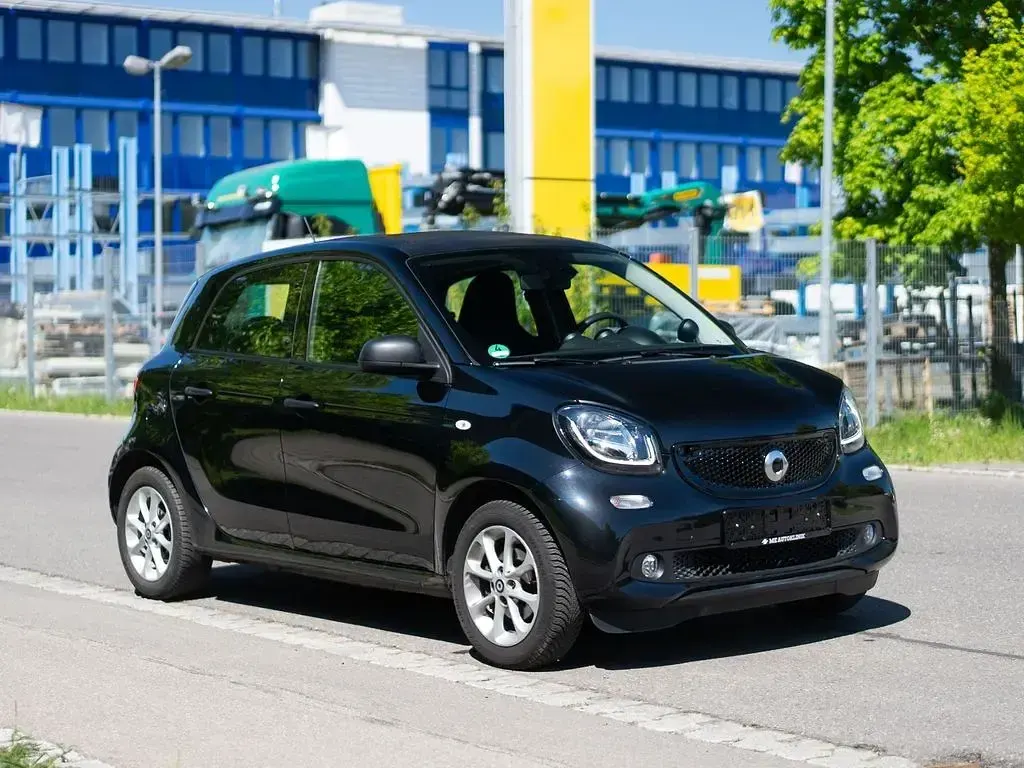 Second-hand Smart ForFour Passion 71 CP (52 kW) 2017 Negru Hatchback