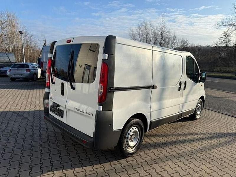 Gebraucht Opel Vivaro 114 PS (83 kW) 2010 Weiß Van / Kleinbus