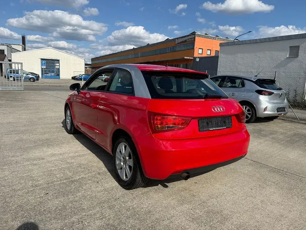 Gebraucht Audi A1 Attraction 86 PS (63 kW) 2010 Rot Kleinwagen