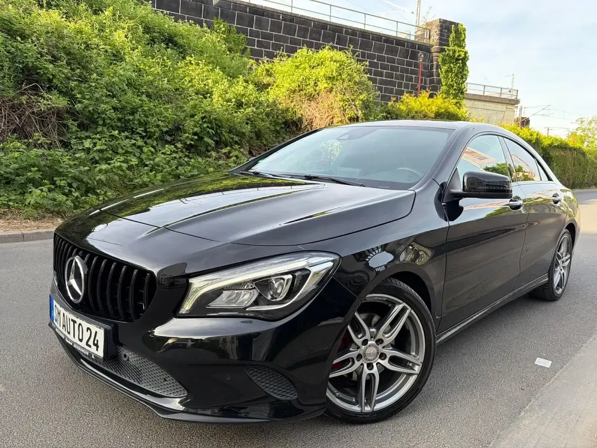Gebraucht Mercedes CLA200 AMG line 136 PS (100 kW) 2017 Schwarz Coupé