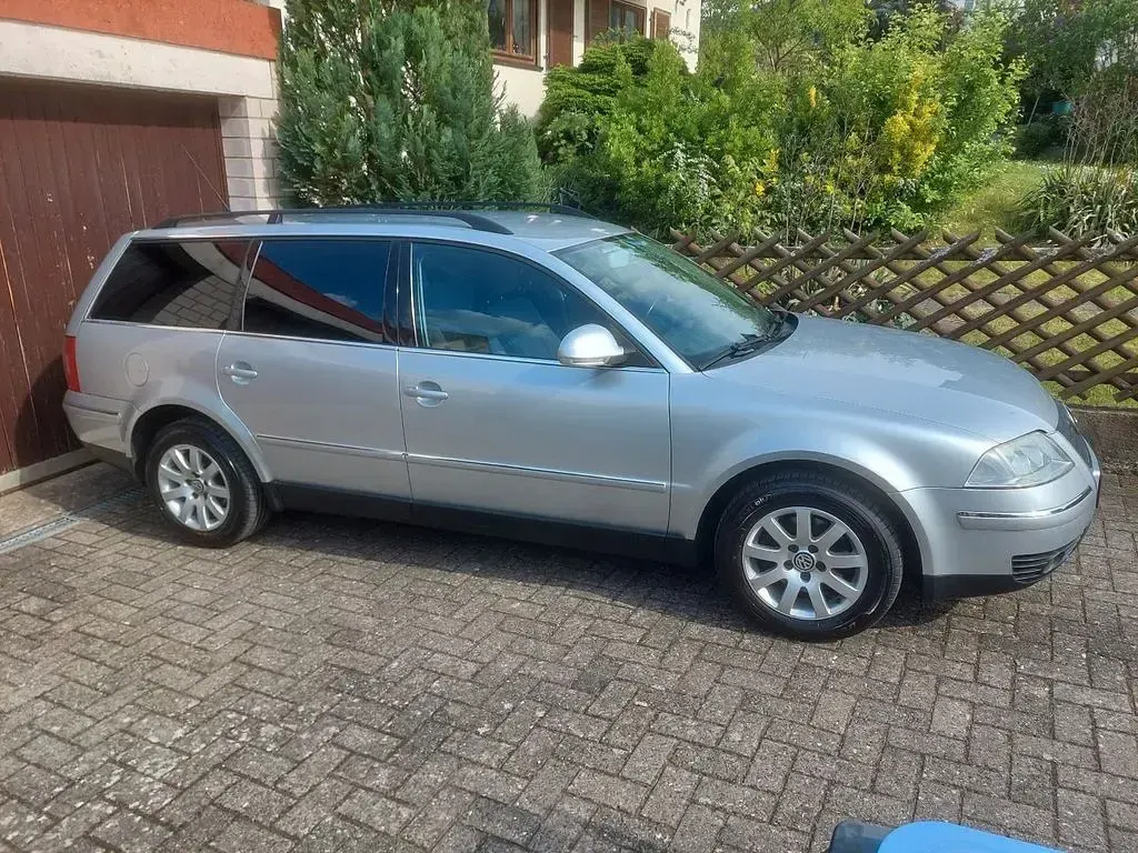 Usata VW Passat R 131 CV (96 kW) 2004 Argento Berlina