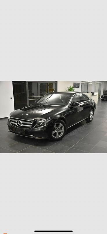 Gebraucht Mercedes E220 194 PS (142 kW) 2017 Beige Limousine