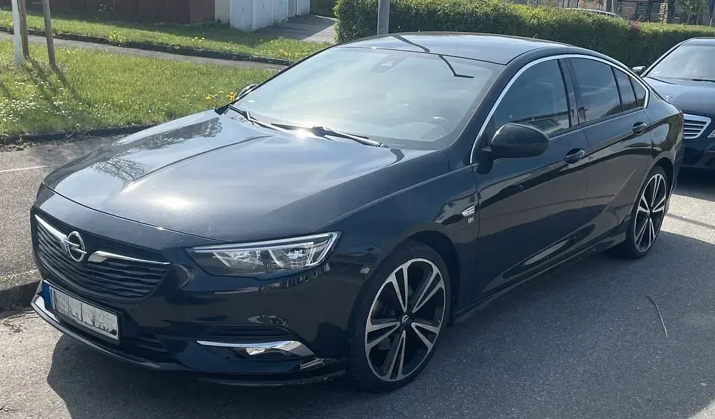 Gebraucht Opel Insignia Dynamic 170 PS (125 kW) 2017 Schwarz Limousine