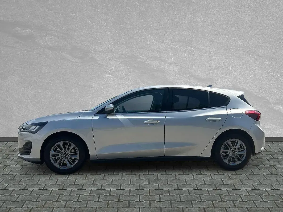 Gebraucht Ford Focus 125 PS (91 kW) 2026 Moondust silver metallic Limousine