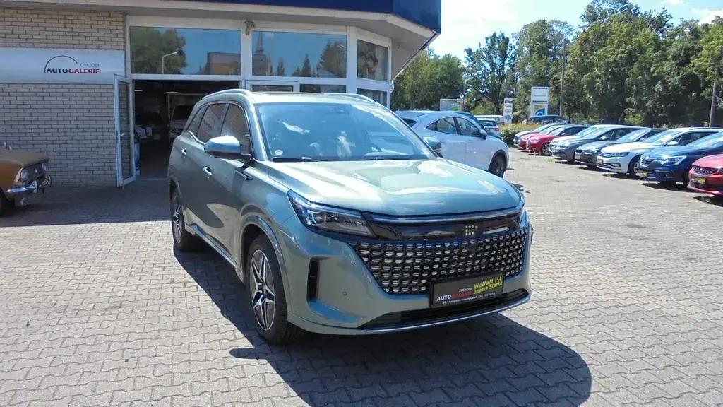 Neu DFSK Fengon 177 PS (130 kW) 2025 Grün Van / Kleinbus
