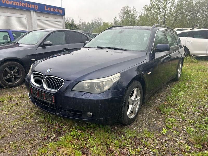 Gebraucht BMW 525 Sport Line 177 PS (130 kW) 2004 Blau Kombi