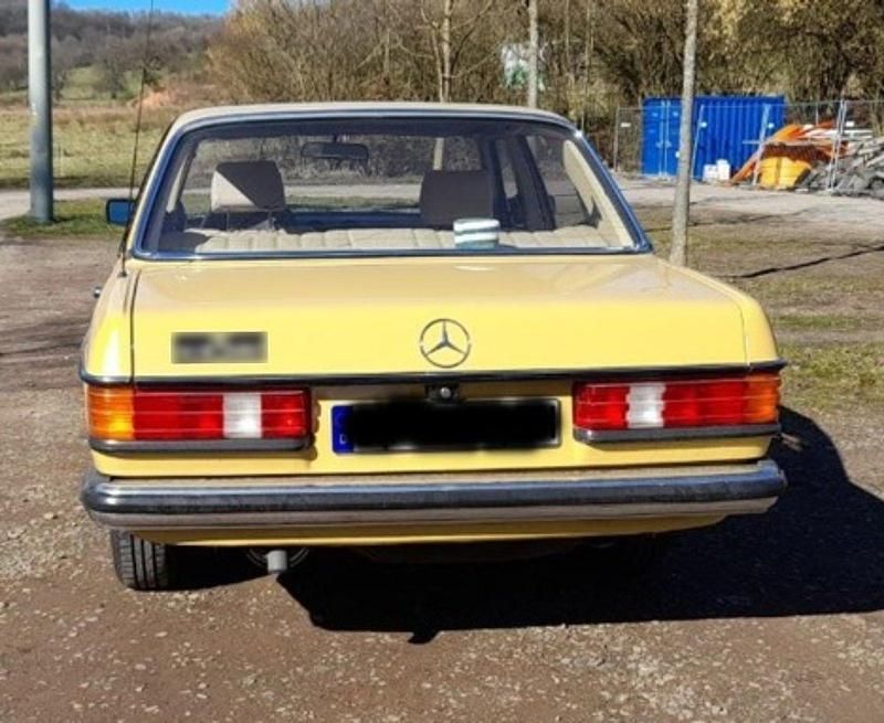 Gebraucht Mercedes 200 109 PS (80 kW) 1983 Gelb Limousine