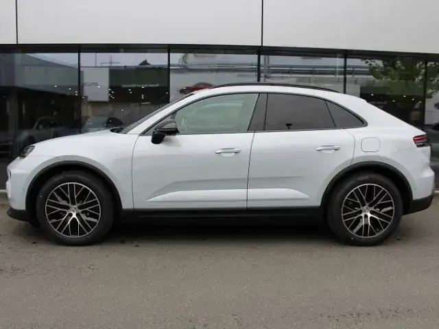 Neu Porsche Macan 264 kW (360 PS) 2026 Grau SUV