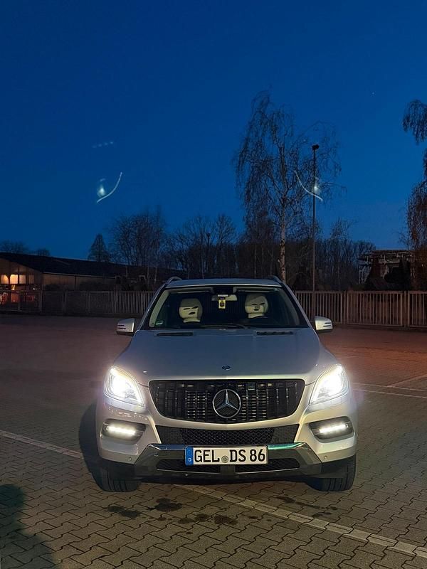 Second-hand Mercedes ML350 258 CP (189 kW) 2012 Argintiu SUV