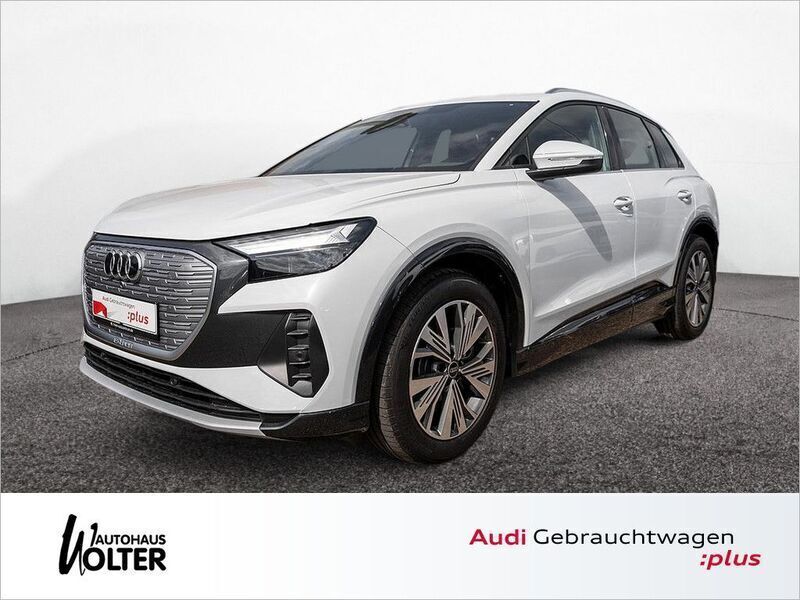 Gletscherweiß metallic Gebraucht 2022 Audi Q4 e-tron Ambiente SUV | 37.860 € (Fairer Preis) - Bild 1/4