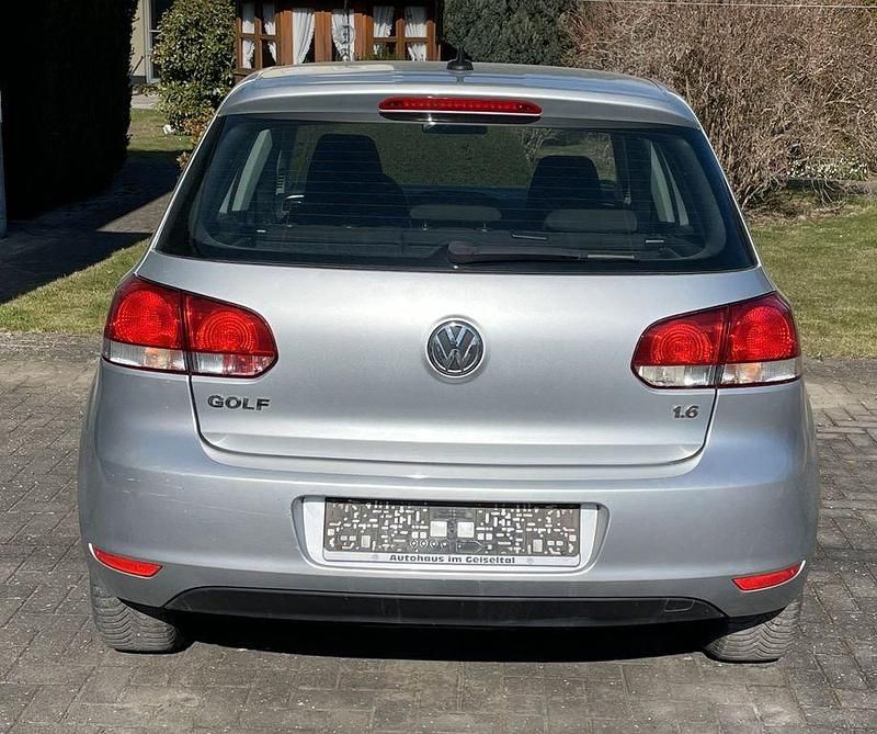 Gebraucht VW Golf VI Trendline 102 PS (75 kW) 2009 Silber Kleinwagen