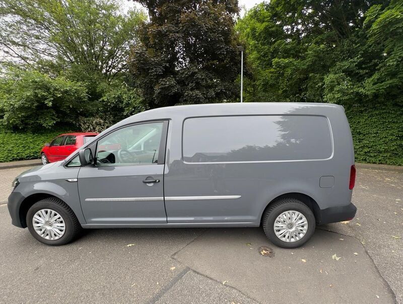 Grau Gebraucht 2017 VW Caddy Maxi Van / Kleinbus | 14.950 € (Fairer Preis) - Bild 1/4
