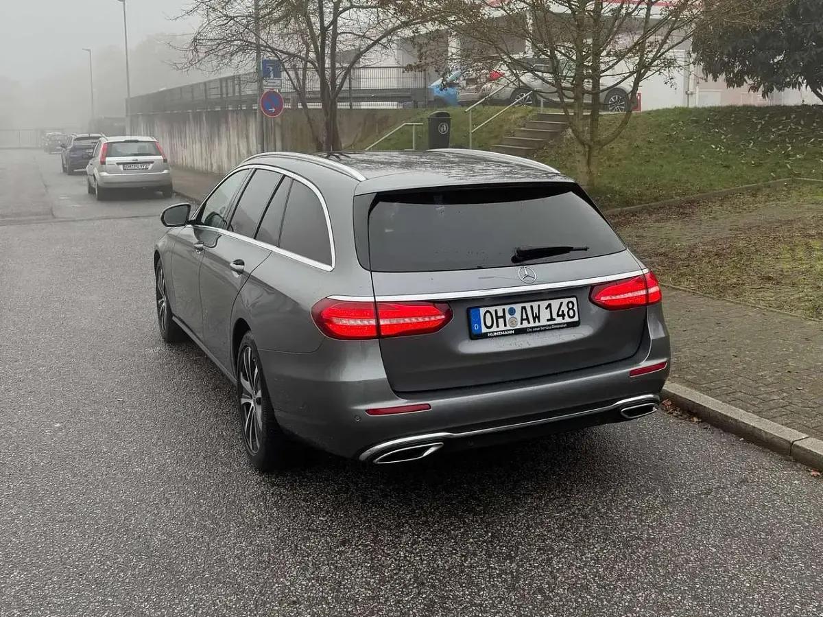 Gebraucht Mercedes E400 Avantgarde 340 PS (250 kW) 2020 Kombi