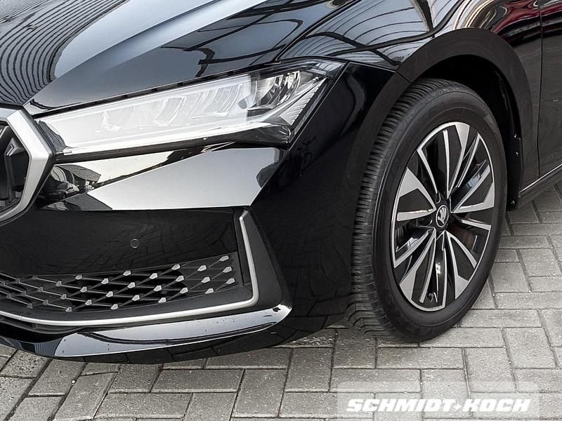 Gebraucht Skoda Superb Selection 265 PS (194 kW) 2025 Ebony schwarz (schwarz) Kombi