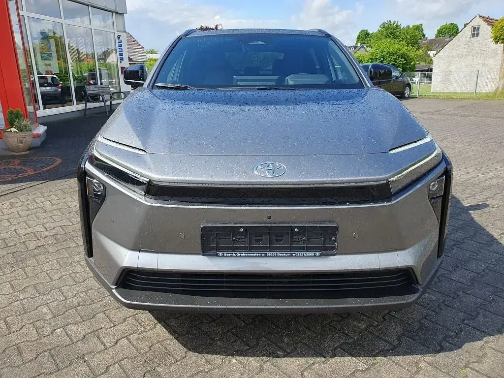 Neu Toyota bZ4X 164 kW (224 PS) 2026 Other SUV
