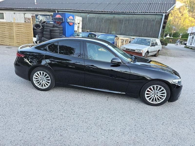 Gebraucht Alfa Romeo Giulia Super 200 PS (147 kW) 2017 Schwarz Limousine