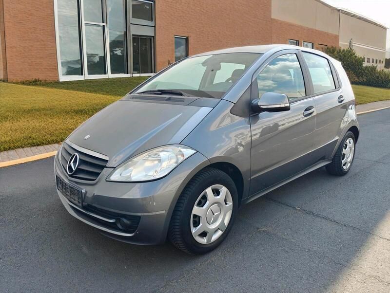 Silber Gebraucht 2010 Mercedes A180 Van / Kleinbus | 2.500 € (Fairer Preis) - Bild 1/4
