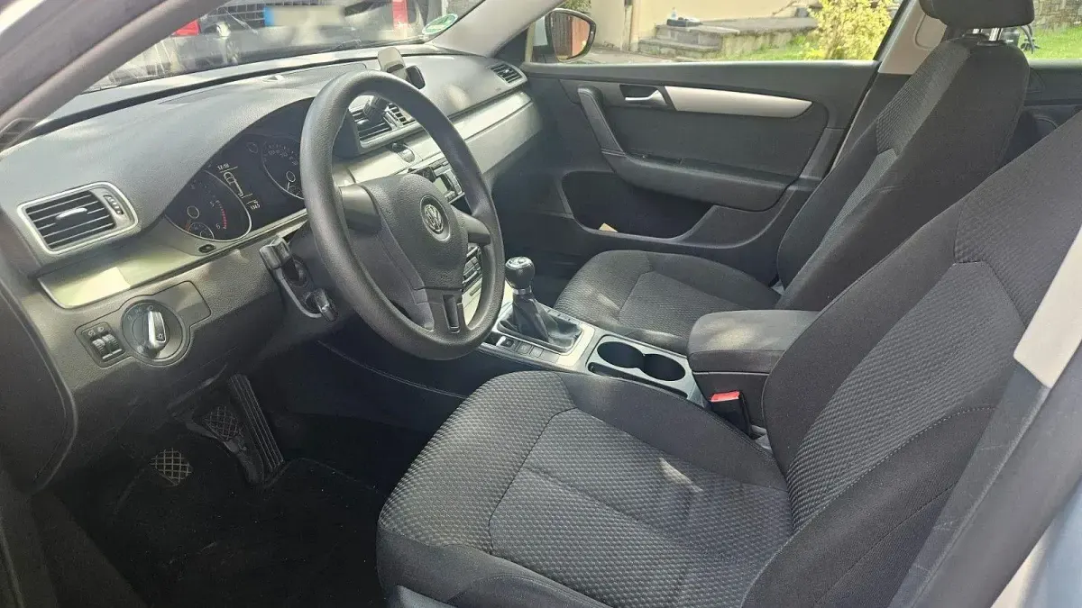 Gebraucht VW Passat Comfortline 140 PS (102 kW) 2011 Grau Kombi