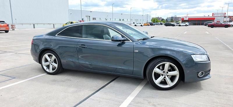 Second-hand Audi A5 S-Line 180 CP (132 kW) 2011 Gri Coupe