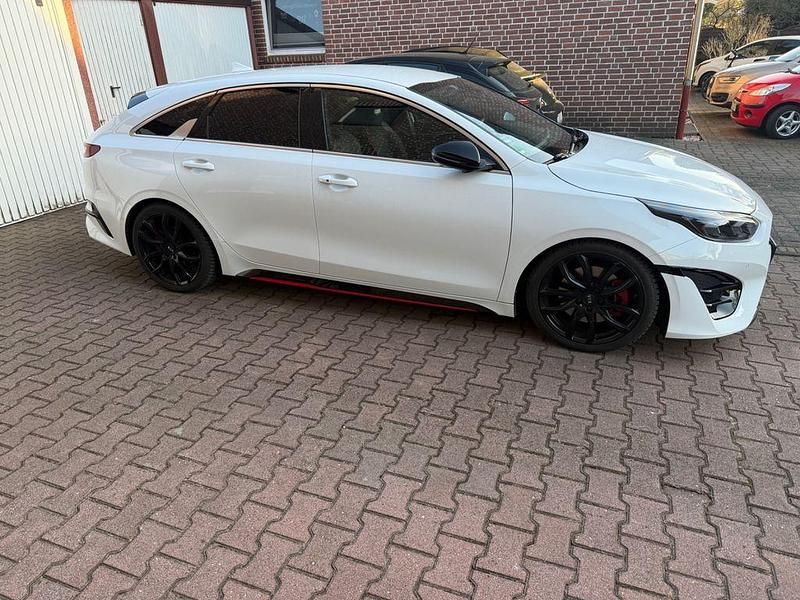 Gebraucht Kia ProCeed GT 204 PS (150 kW) 2023 Weiß Kombi