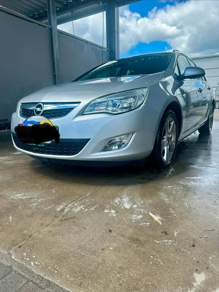 Gebraucht Opel Astra 81 PS (59 kW) 2012 Grau Kombi