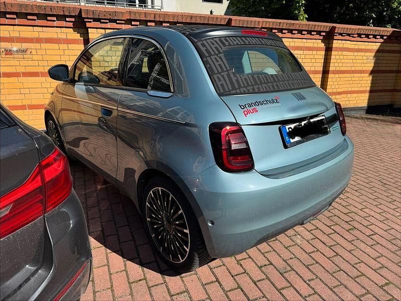 Gebraucht Fiat 500e La Prima 86 kW (118 PS) 2022 Blau Limousine