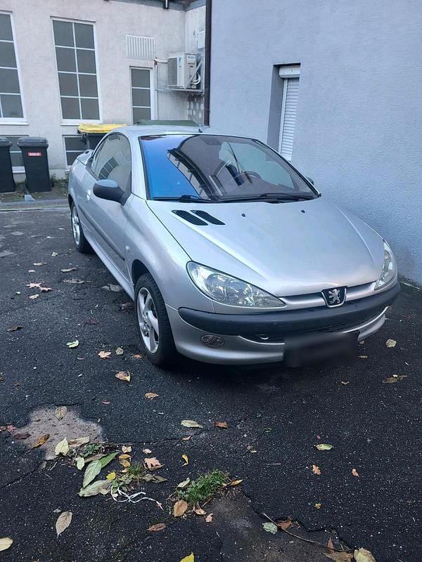 Gebraucht Peugeot 206 CC 109 PS (80 kW) 2003 Silber Cabrio
