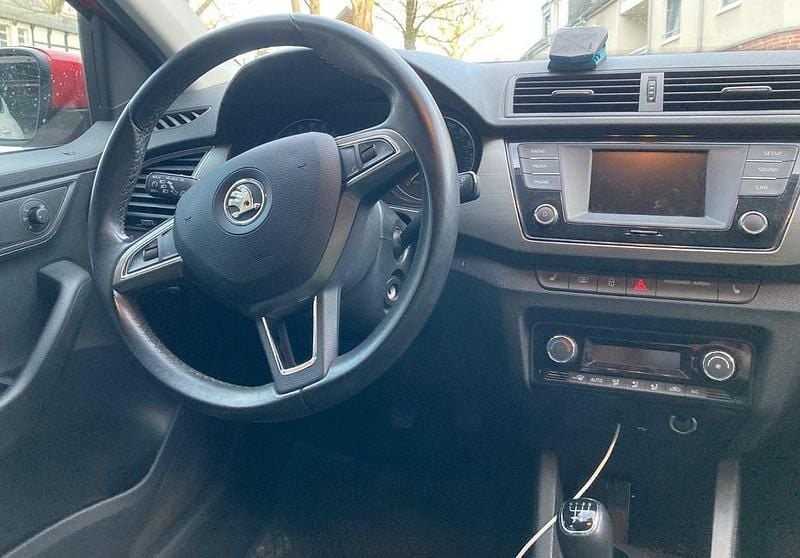 Gebraucht Skoda Fabia Joy 90 PS (66 kW) 2016 Rot Kleinwagen