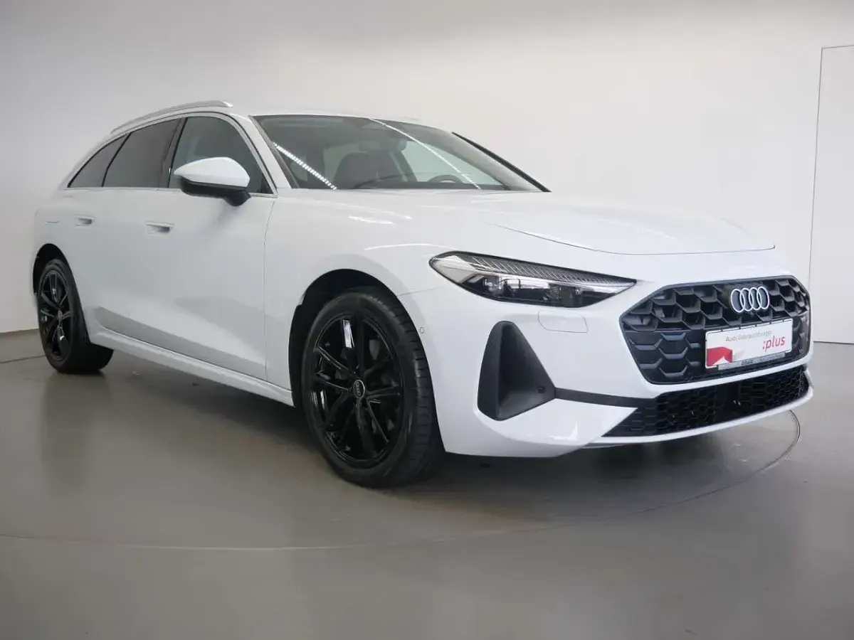 Gebraucht Audi A5 Sport 204 PS (150 kW) 2025 Gletscherweiß metallic Kombi