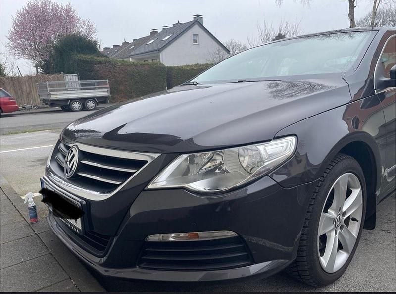 Braun Gebraucht 2009 VW Passat Coupé | 4.599 € (Superpreis) - Bild 1/4