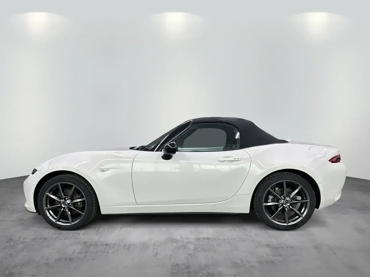 Gebraucht Mazda MX5 Sports-Line 160 PS (117 kW) 2017 Arachneweiß metallic Cabrio