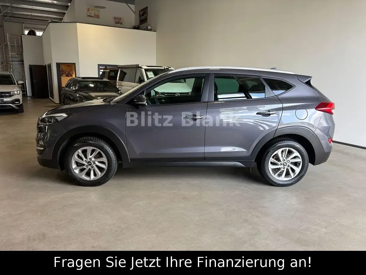 Gebraucht Hyundai Tucson Intro Edition 116 PS (85 kW) 2015 Grau SUV