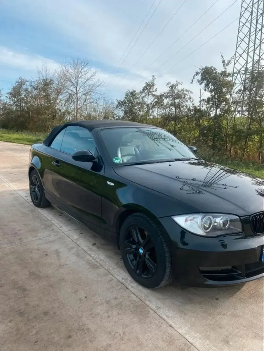 Gebraucht BMW 118 Cabriolet 145 PS (106 kW) 2008 Schwarz Cabrio