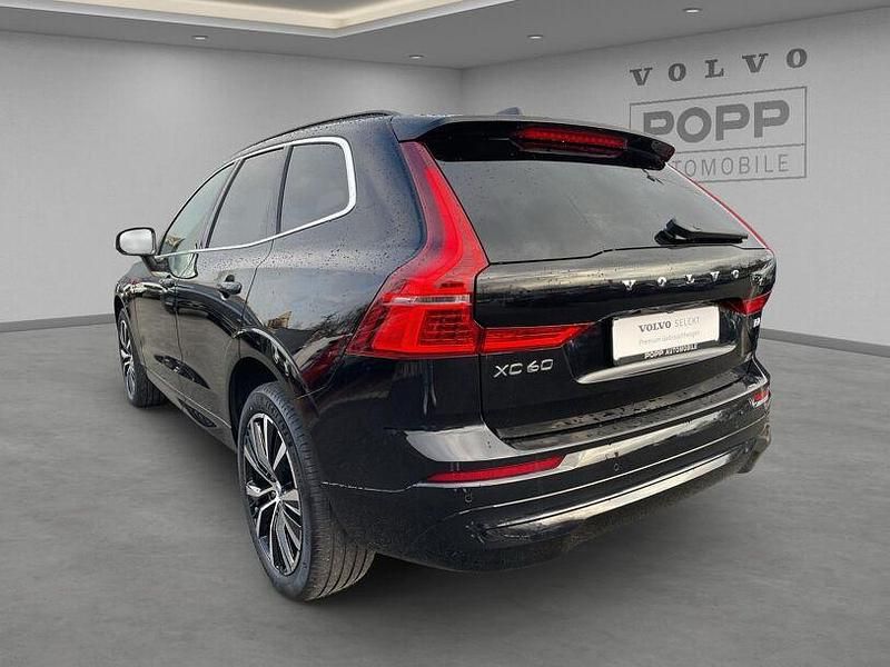 Gebraucht Volvo XC60 Core 197 PS (144 kW) 2023 Onyx black / metallic SUV