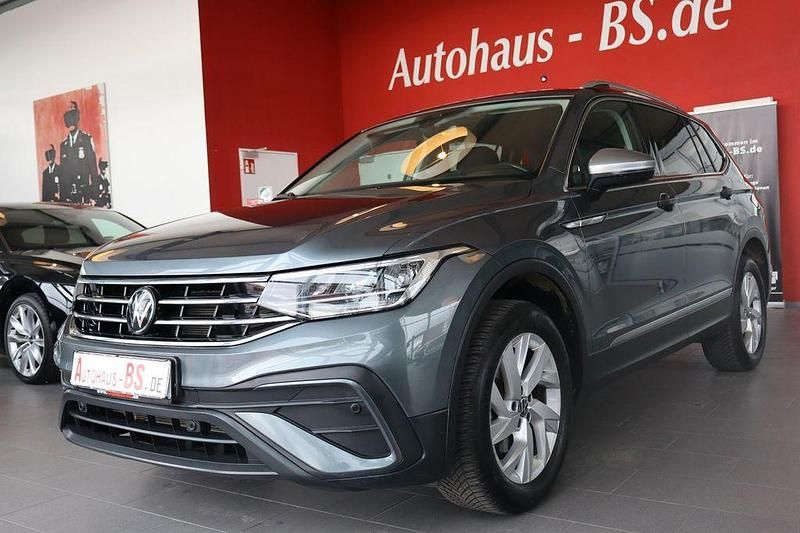 Gebraucht VW Tiguan Allspace 150 PS (110 kW) 2024 Grau SUV