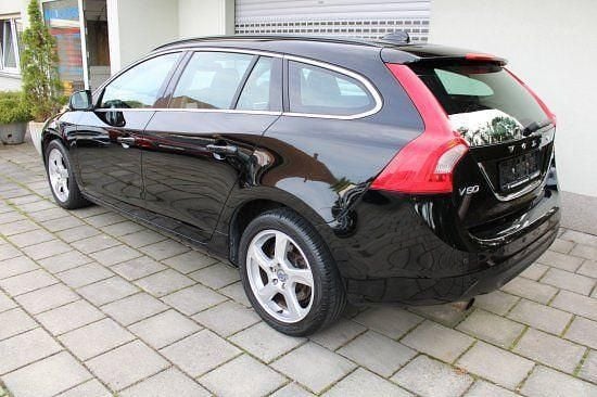Gebraucht Volvo V60 Momentum 114 PS (83 kW) 2011 Schwarz Kombi