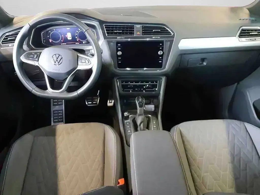 Gebraucht VW Tiguan Move 150 PS (110 kW) 2024 Pure white SUV