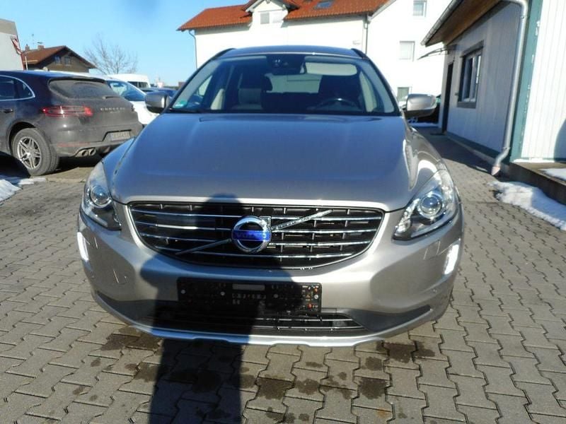 Gebraucht Volvo XC60 Momentum 230 PS (169 kW) 2014 Seashell SUV